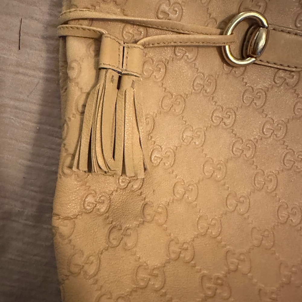 Authentic Gucci Beige Embossed Leather Tote - Picture 5 of 16